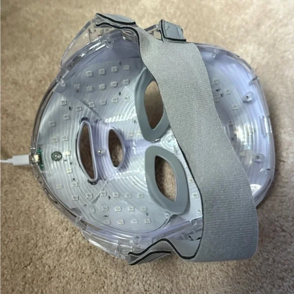 LED Light Therapy Mask & Neck Device - Picture 13 of 13